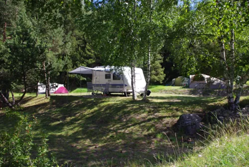 Kampeerplaats(en) - Standplaatsen - image n°4 - Camping Municipal Le Chenantier