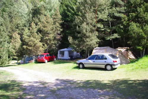 Kampeerplaats(en) - Standplaatsen - image n°6 - Camping Municipal Le Chenantier