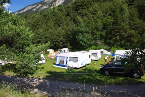 Kampeerplaats(en) - Standplaatsen - image n°7 - Camping Municipal Le Chenantier