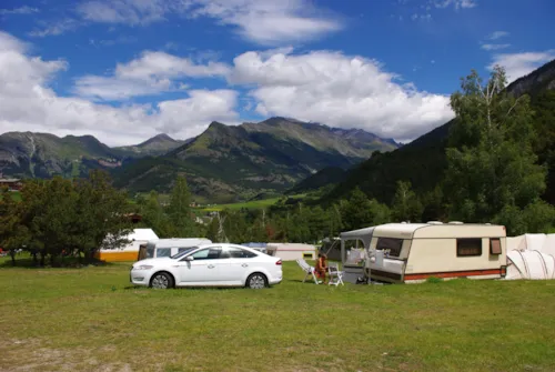 Kampeerplaats(en) - Standplaatsen - image n°8 - Camping Municipal Le Chenantier