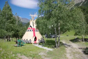 Locatif - Tipi 27m² - Camping Municipal Le Chenantier