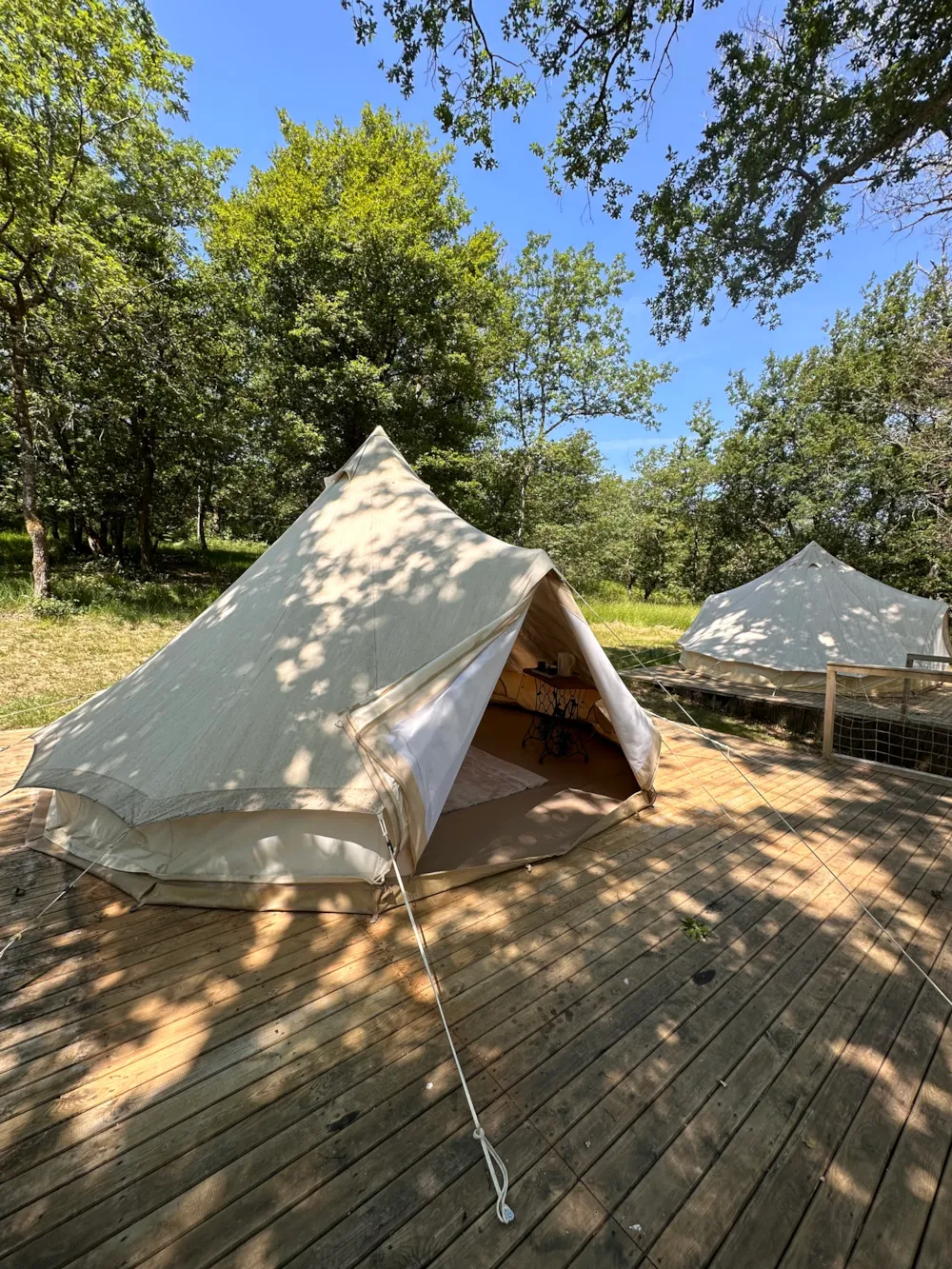 Location - Tente Avec Terrasse - Camping les Lacs d'Armagnac