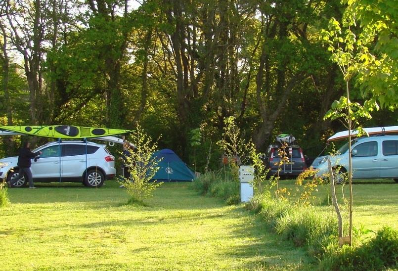 Forfait emplacement : 2 personnes + voiture + caravane ou tente ou camping-car