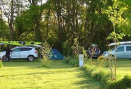 Kampeerplaats(en) - Pakket : Standplaats + Voertuig + Tent Of Caravan - Camping La Fontaine du Hallate en Morbihan