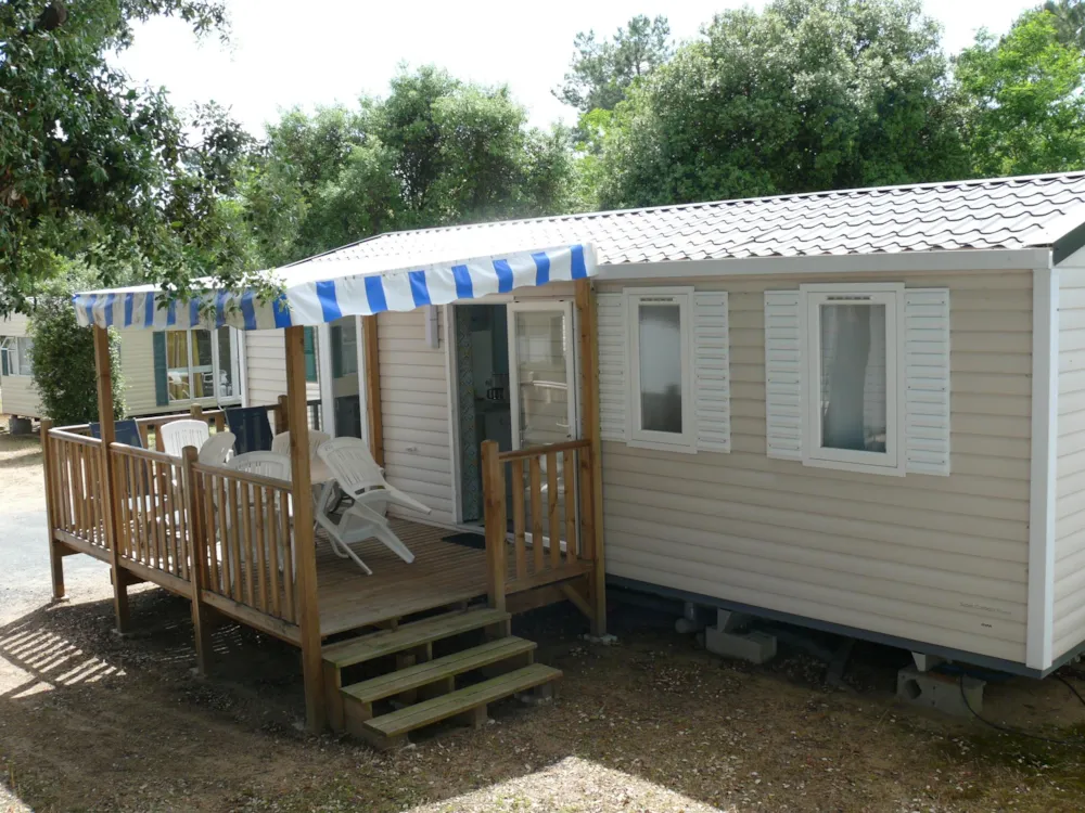 MH 3 kamers 6 P  30 m² met hellend dak, ,half open houten terras