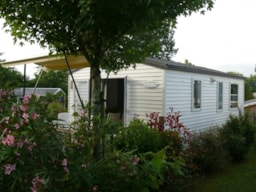 Alojamiento - 2-Bedroom Mobile Home 4-Person, Double Slope Roof, 23 M², Ground-Level Terrace - Plein Air Locations - camping Oyam