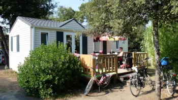 Mietunterkunft - Mobil Home Youpi 2 Schlafzimmer Sonntag Mit Tv + Rollläden + Backofen Geschirrspüler - Camping Marvilla Parks - La Grainetière