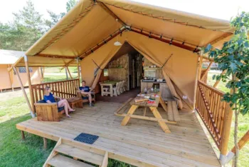 Mietunterkunft - Ciela Nature Lodge Zelt – 2 Schlafzimmer – Ausgestattete Küche – Badezimmer - Camping Le Lac de Thoux