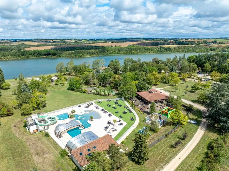 Camping Le Lac de Thoux - image n°1 - Camping2Be