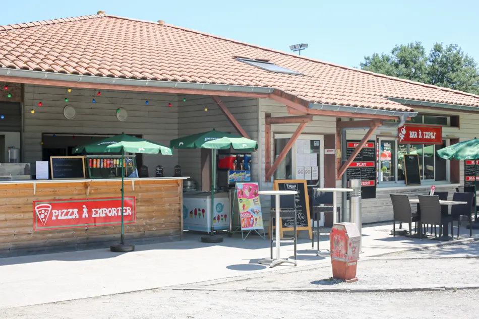 Camping Nature L'Airial****