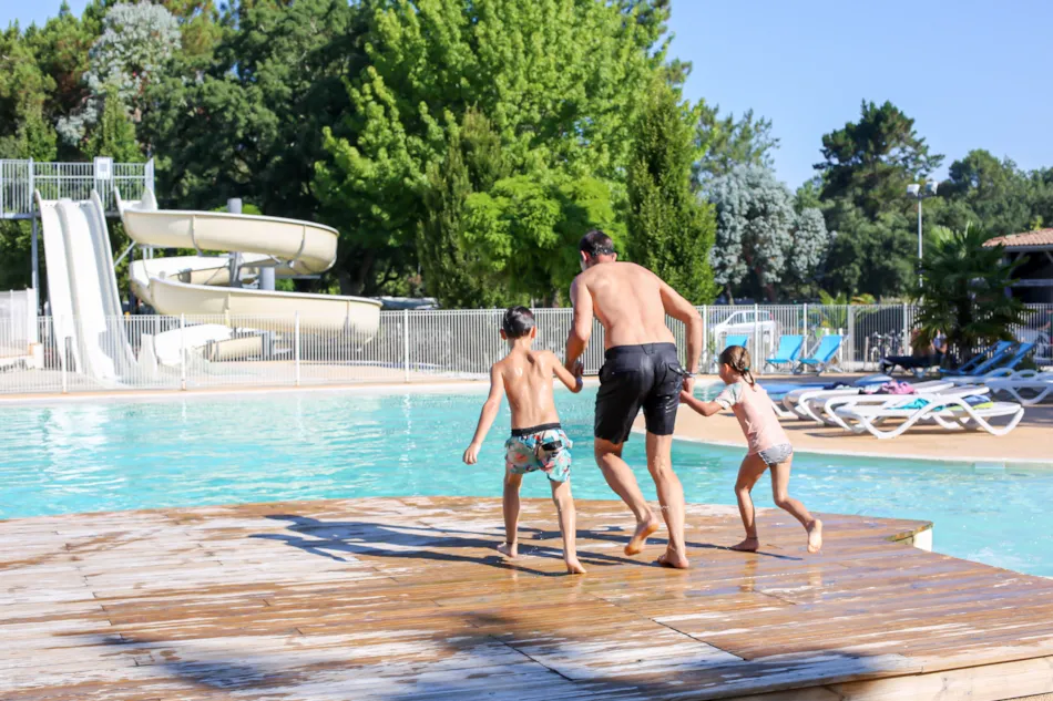 Camping Nature L'Airial****