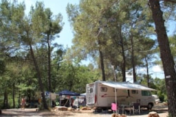 Emplacement - Forfait Nature (1 Tente, Caravane Ou Camping-Car / 1 Voiture) - Camping Le Provençal