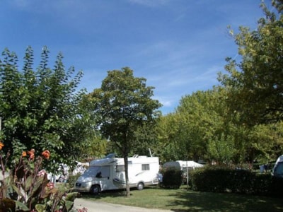 Camping package (pitch, 2 people, 1 vehicle)