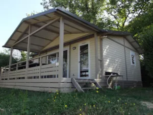 Locatif - Chalet Prémium (35m²) avec grande terrasse couverte, 3 chambres - Camping le Grand Cerf