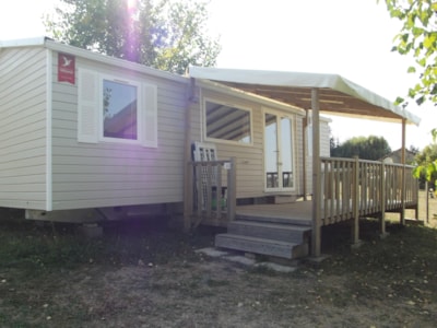 Comfort mobile home (35m²) with covered terrace, air-conditioned