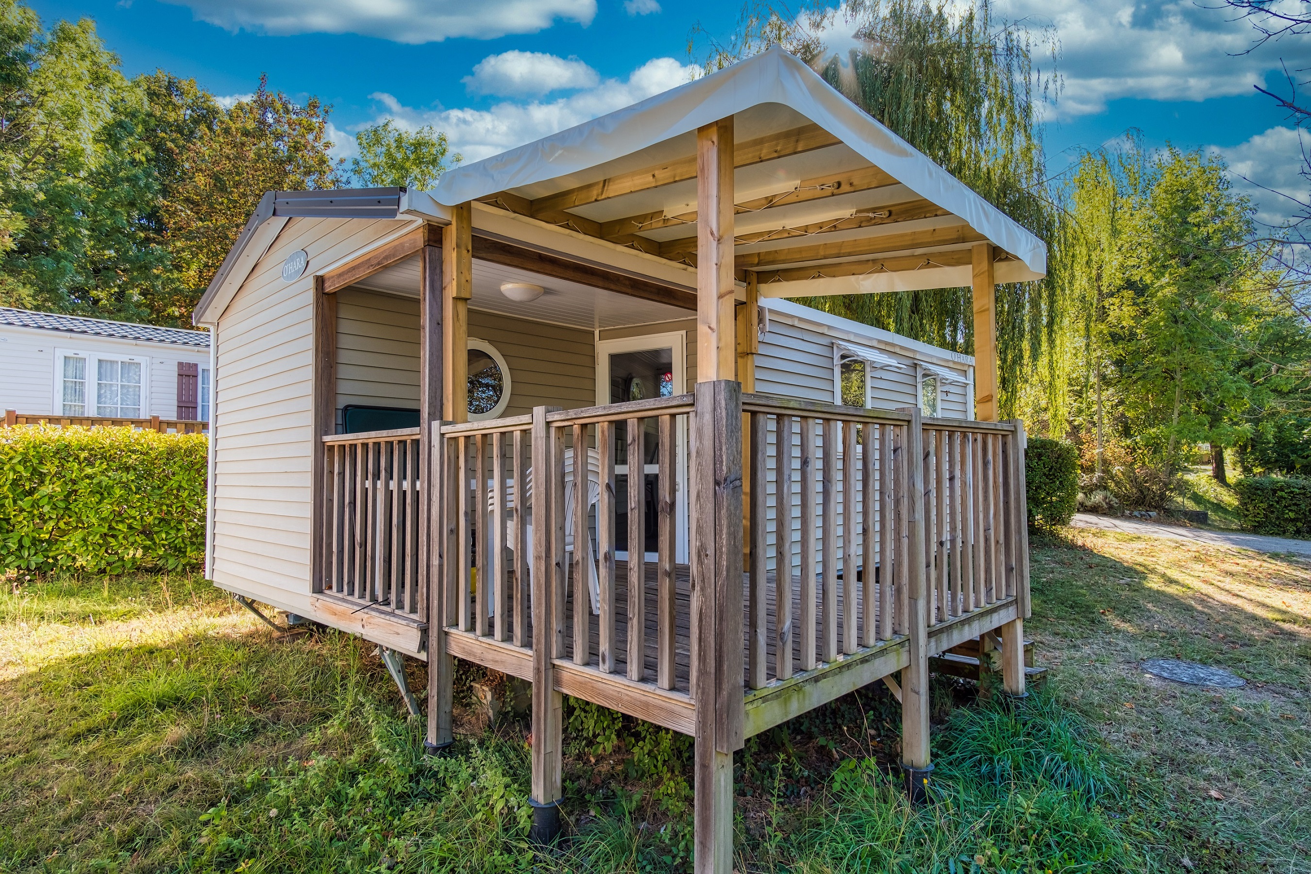 Location - Mobil-Home Confort 4P (27M²) Avec Terrasse Couverte, 2 Chambres, Climatisé - Camping le Grand Cerf