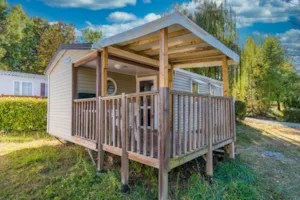 Locatif - Mobil-home Confort (27m²) avec terrasse couverte, 2 chambres, climatisé - Camping le Grand Cerf