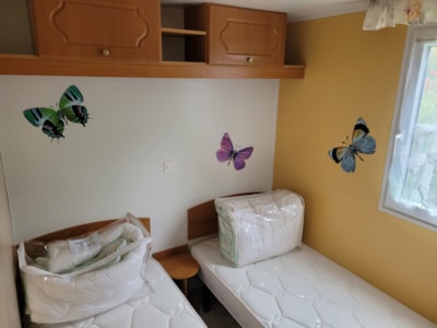Superior Comfort mobile home (32m²) with covered terrace, 2 bedrooms, air-conditioned