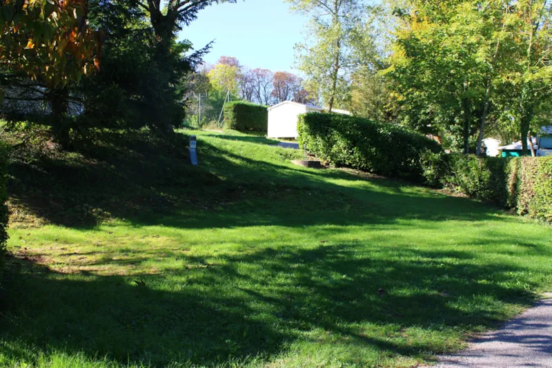 Forfait Emplacement Confort Avec Électricité 10A (Pour Tentes, Cavaranes Et Camping-Cars)