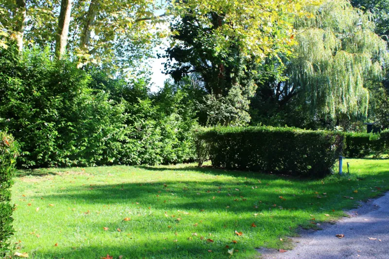 Forfait Emplacement Confort Avec Électricité 10A (Pour Tentes, Cavaranes Et Camping-Cars)