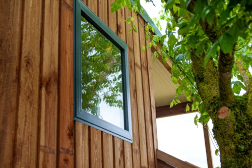 Mietunterkunft - Chalet Premium (35M²) , 2 Schlafzimmer, Klimaanlage, Tv, Geschirrspüler, Queensize-Bett - image n°5 - Camping le Grand Cerf