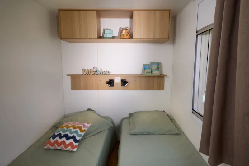 Mobil-Home Premium Avec Terrasse , 3 Chbres, Lit Queen Size, Climatisé, Lave-Vaisselle, Tv