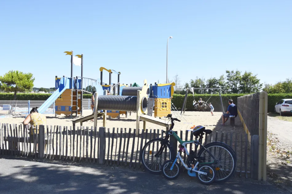 Chadotel Bahamas Beach