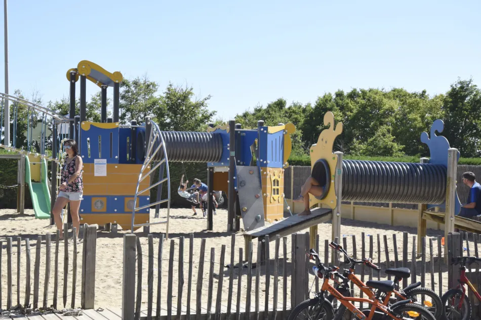 Chadotel Bahamas Beach