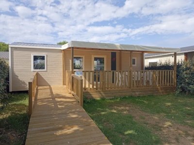 C- Mobile home Hélios - adapted for people with reduced mobility - 2 bedrooms - 32m² with covered terrace