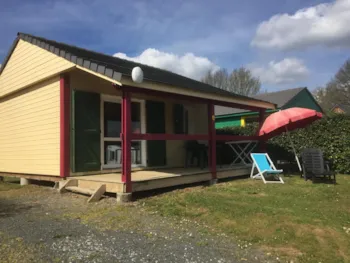 Mietunterkunft - Chalet Standard Pmr 40M² (2 Chambres) + Terrasse Couverte - Flower Camping Le Port de Neuvic