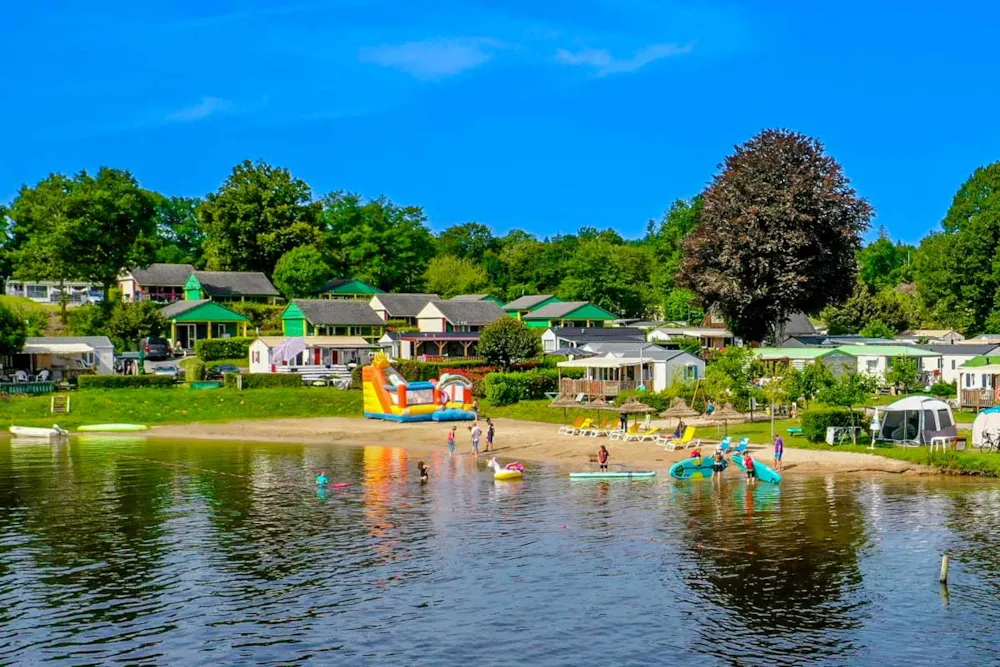 Flower Camping Le Port de Neuvic