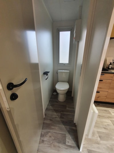 Mobile-home - 25m2 (2021) + 8m2 semi-covered wooden terrace. — 10