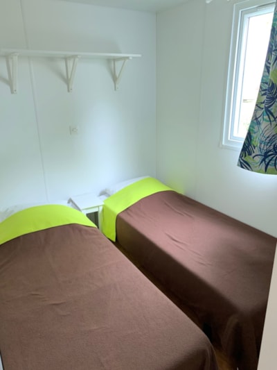 Mobile-home 32m² - 3 bedrooms + 12m² semi-covered terrace — 6