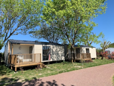 Mobile-home - 25m2 (2021) + 8m2 semi-covered wooden terrace. — 1