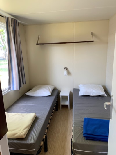 Mobile home 28m² + covered terrace (12m²) — 8