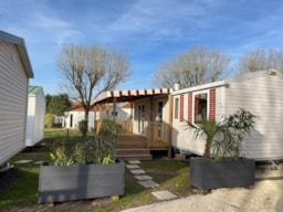 Mietunterkunft - Mobilheim 36M² - 2 Komfortable Schlafzimmer + Grobe Überdachte Terrasse 15M² - Camping du Petit Pont