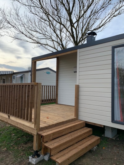 Mobile-home - 25m2 (2021) + 8m2 semi-covered wooden terrace. — 2