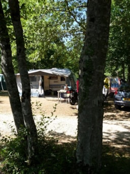 Camping Ushuaïa Villages - Au Bois Joli - image n°4 - Roulottes