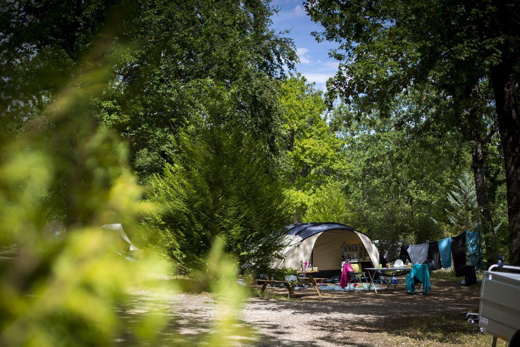 Emplacement - Emplacement Confort - 100 - 120 M² - Camping Sites et Paysages Au Bois Joli