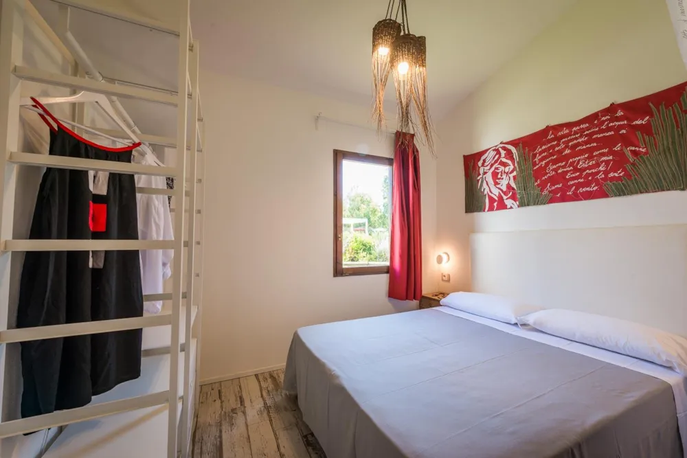Mietunterkunft - 2 Zimmer Bungalow Deluxe - Tiliguerta Glamping & Camping Village
