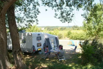 Stellplatz - Klassisch Stellplatz  - 180M² - Strom 10A - Le Camp de Florence