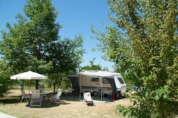 Pitch - Grand Confort Fully Serviced Pitch - 120M² - Electricity 10A - Water - Drainage - Le Camp de Florence