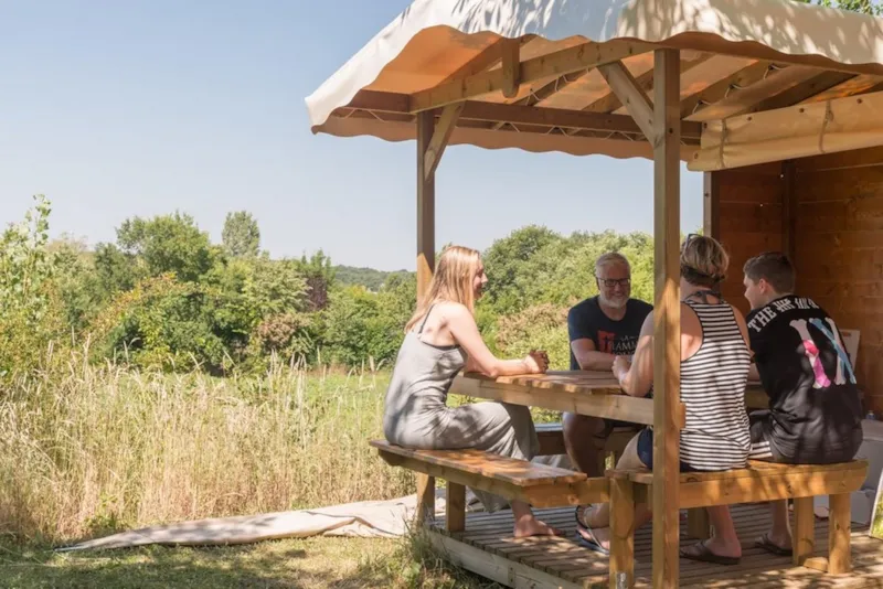 Emplacement Loisir Équipé -150M²- Frigo - Bbq -Meubles De Jardin- Électricité 10A - Eau - Evacuation