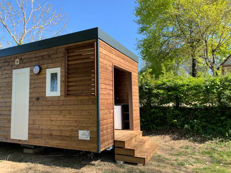 Emplacement Premium - Sanitaire Prive -180M² - Frigo - Micro Onde - Electricité 10A - Eau