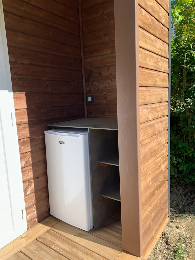 Emplacement Premium - Sanitaire Prive -180M² - Frigo - Micro Onde - Electricité 10A - Eau