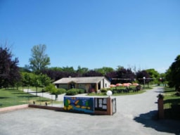 Camping Les Eychecadous - image n°2 - Roulottes