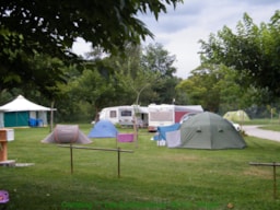 Kampeerplaats(en) - Standplaatsen - Camping Les Eychecadous