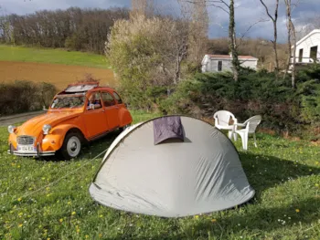 Stellplatz - Stellplatz Zelt + Auto - Camping du Lac
