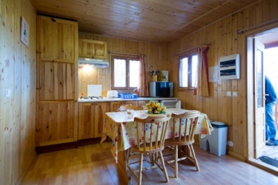 Comfort chalet 30m², 2 bedrooms, covered terrace, shaded, beautiful view