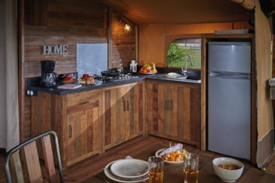 Tent LODGE LUXE 34 m2, 2 bedrooms, bathroom, sheltered terrace, Lake view